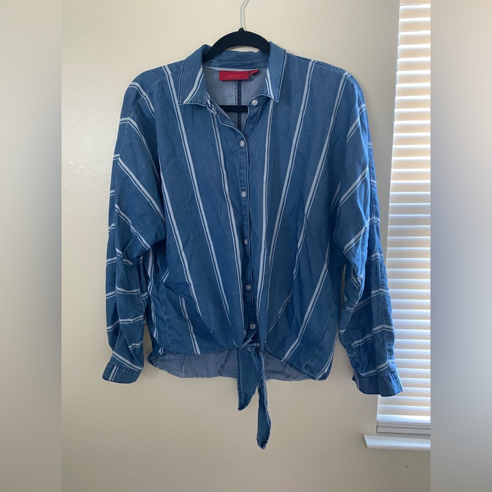 JENNIFER LOPEZ - STRIPED BUTTON UP